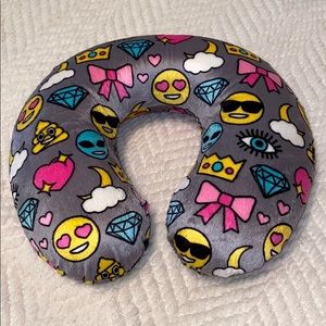 Emoji neck pillow